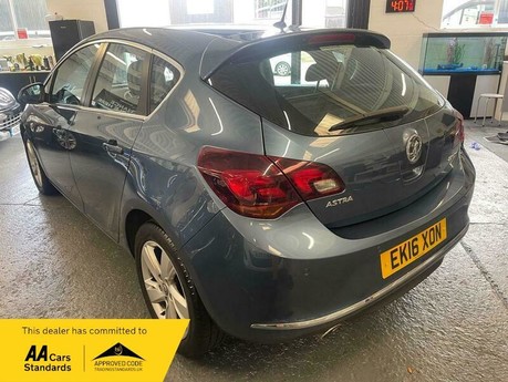 Vauxhall Astra 2.0 CDTi SRi Auto Euro 5 5dr 8