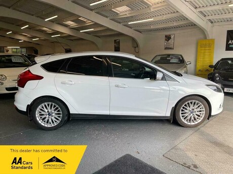 Ford Focus 1.6 TDCi Zetec Euro 5 (s/s) 5dr 2