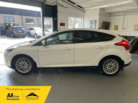 Ford Focus 1.6 TDCi Zetec Euro 5 (s/s) 5dr 5