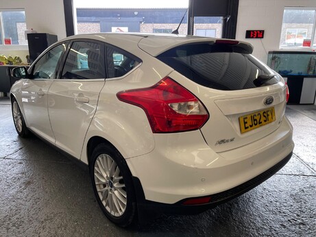 Ford Focus 1.6 TDCi Zetec Euro 5 (s/s) 5dr 4