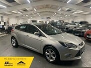 Ford Focus 1.0T EcoBoost Zetec Euro 5 (s/s) 5dr 1