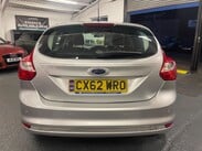 Ford Focus 1.0T EcoBoost Zetec Euro 5 (s/s) 5dr 6