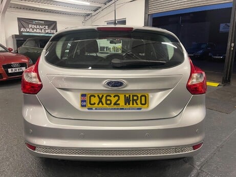 Ford Focus 1.0T EcoBoost Zetec Euro 5 (s/s) 5dr 2