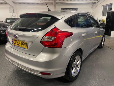 Ford Focus 1.0T EcoBoost Zetec Euro 5 (s/s) 5dr 8