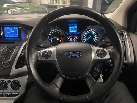 Ford Focus 1.0T EcoBoost Zetec Euro 5 (s/s) 5dr 24