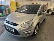 Ford S-Max 2.0 TDCi Titanium Euro 5 5dr 3