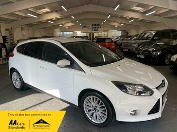 Ford Focus 1.0T EcoBoost Zetec Euro 5 (s/s) 5dr