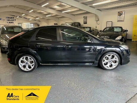 Ford Focus 2.5 SIV ST-2 5dr 8