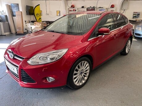 Ford Focus 1.6T EcoBoost Titanium X Euro 5 (s/s) 5dr 3