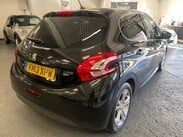 Peugeot 208 1.6 e-HDi Allure Euro 5 (s/s) 5dr 8