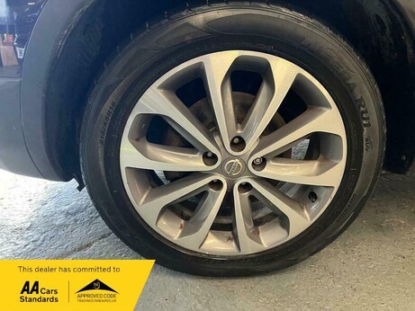 Nissan Qashqai 1.5 dCi Tekna 2WD Euro 5 5dr (AVM) 16