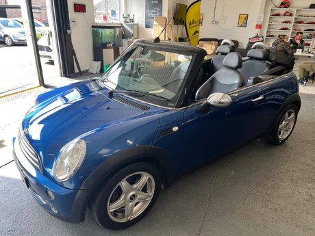 Mini Convertible 1.6 Cooper Euro 4 2dr 3