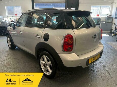 Mini Countryman 1.6 Cooper Euro 5 (s/s) 5dr 3
