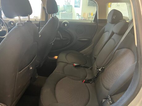 Mini Countryman 1.6 Cooper Euro 5 (s/s) 5dr 12