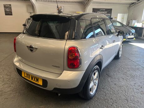 Mini Countryman 1.6 Cooper Euro 5 (s/s) 5dr 8