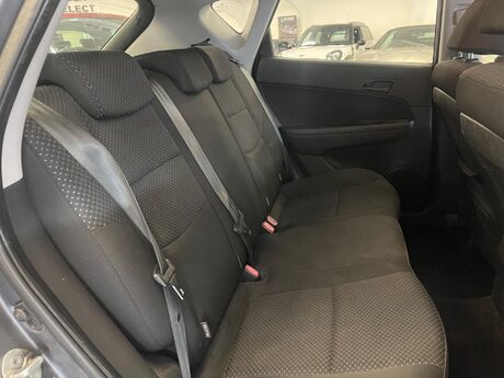 Hyundai i30 1.6 CRDi Comfort Auto Euro 4 5dr 13