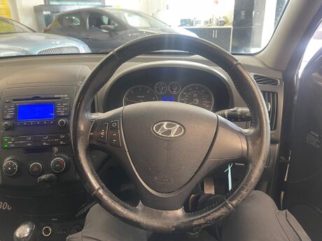 Hyundai i30 1.6 CRDi Comfort Auto Euro 4 5dr 26