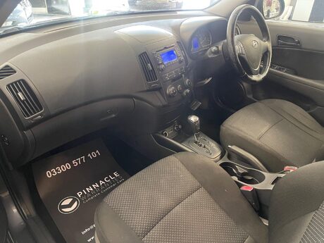 Hyundai i30 1.6 CRDi Comfort Auto Euro 4 5dr 9