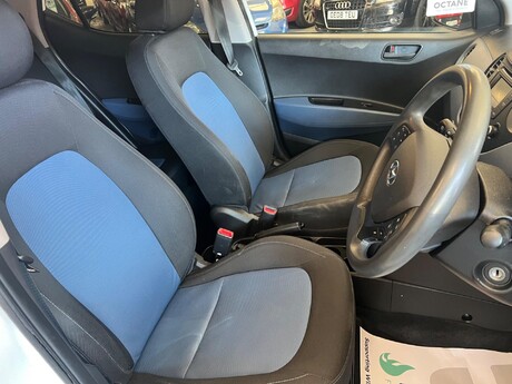 Hyundai i10 1.0 SE Euro 5 5dr 12
