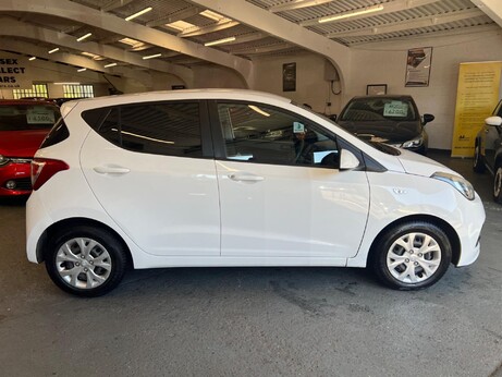 Hyundai i10 1.0 SE Euro 5 5dr 3