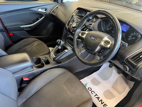 Ford Focus 1.0T EcoBoost Titanium Euro 5 (s/s) 5dr 12