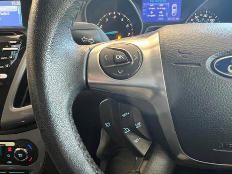 Ford Focus 1.0T EcoBoost Titanium Euro 5 (s/s) 5dr 12