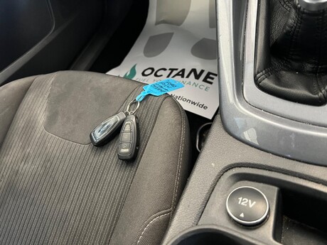 Ford Focus 1.0T EcoBoost Titanium Euro 5 (s/s) 5dr 32