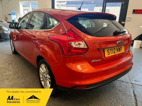 Ford Focus 1.0T EcoBoost Titanium Euro 5 (s/s) 5dr 4