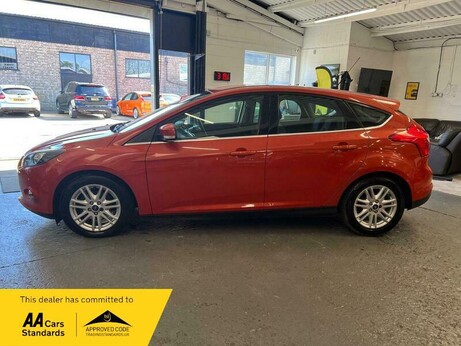 Ford Focus 1.0T EcoBoost Titanium Euro 5 (s/s) 5dr 1