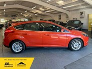 Ford Focus 1.0T EcoBoost Titanium Euro 5 (s/s) 5dr 8