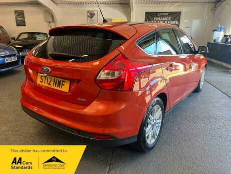 Ford Focus 1.0T EcoBoost Titanium Euro 5 (s/s) 5dr 5