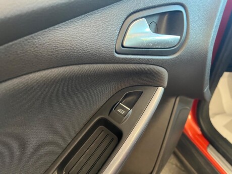 Ford Focus 1.0T EcoBoost Titanium Euro 5 (s/s) 5dr 19