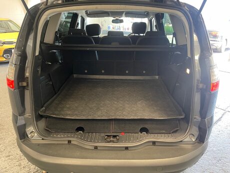 Ford S-Max 2.0 Titanium 5dr 29