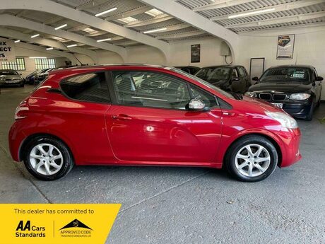 Peugeot 208 1.2 VTi PureTech Style Euro 6 3dr 7