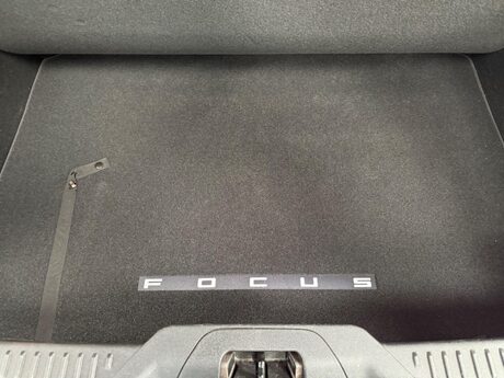 Ford Focus 1.0T EcoBoost ST-Line X Euro 6 (s/s) 5dr 8