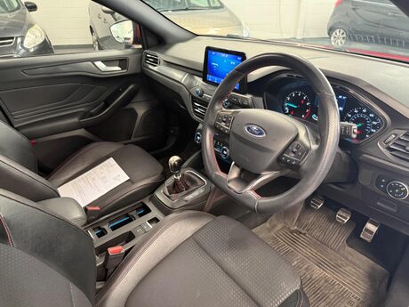 Ford Focus 1.0T EcoBoost ST-Line X Euro 6 (s/s) 5dr 17