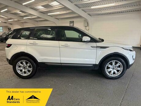 Land Rover Range Rover Evoque 2.2 SD4 Pure 4WD Euro 5 (s/s) 5dr 7