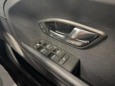 Land Rover Range Rover Evoque 2.2 SD4 Pure 4WD Euro 5 (s/s) 5dr 43