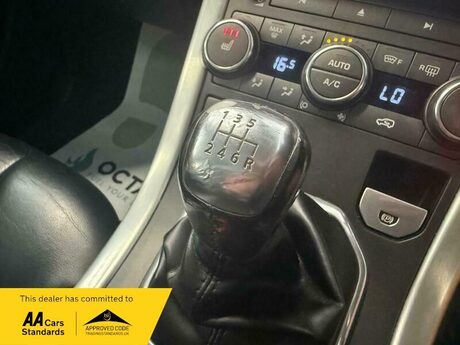 Land Rover Range Rover Evoque 2.2 SD4 Pure 4WD Euro 5 (s/s) 5dr 10