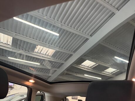 Land Rover Range Rover Evoque 2.2 SD4 Pure 4WD Euro 5 (s/s) 5dr 40