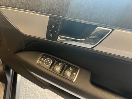 Mercedes-Benz E Class 2.1 E220 CDI BlueEfficiency Sport Cabriolet G-Tronic+ Euro 5 (s/s) 2dr 25