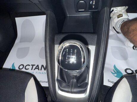 Nissan MICRA 1.0 Acenta Euro 6 5dr 12