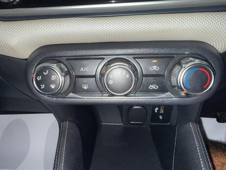 Nissan MICRA 1.0 Acenta Euro 6 5dr 11