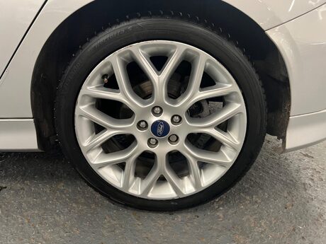 Ford Focus 1.0T EcoBoost ST-Line Euro 6 (s/s) 5dr 23