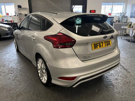 Ford Focus 1.0T EcoBoost ST-Line Euro 6 (s/s) 5dr 4