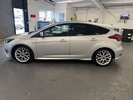 Ford Focus 1.0T EcoBoost ST-Line Euro 6 (s/s) 5dr 5
