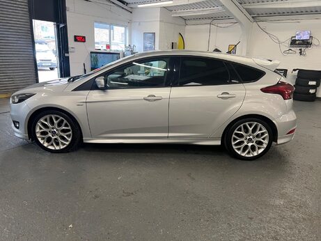Ford Focus 1.0T EcoBoost ST-Line Euro 6 (s/s) 5dr 4