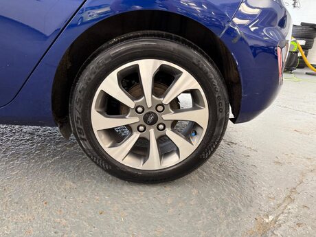 Ford Fiesta 1.0T EcoBoost Zetec Euro 6 (s/s) 5dr 18