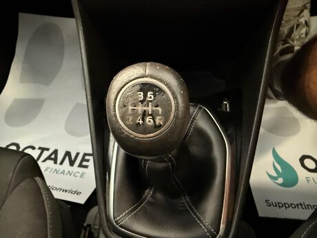 Ford Fiesta 1.0T EcoBoost Zetec Euro 6 (s/s) 5dr 9