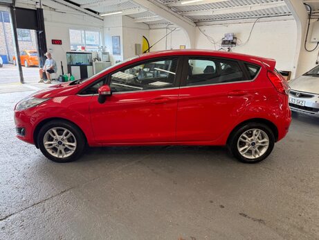 Ford Fiesta 1.0T EcoBoost Zetec Euro 6 (s/s) 5dr 4